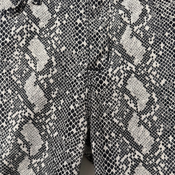 Hudson Nico Mid Rise Super Skinny Snake Pattern  - Black and Gray Size 28 Pants - Picture 5 of 16